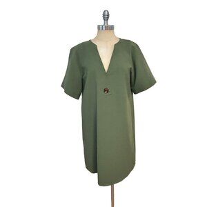 Tuckernuck Olive Green Short Sleeve Shift Dress W tortoise shell flower Accent S